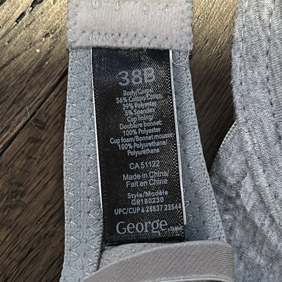 Bundle of 2 Women’s Bras - Size 38B - Picture 4 of 5